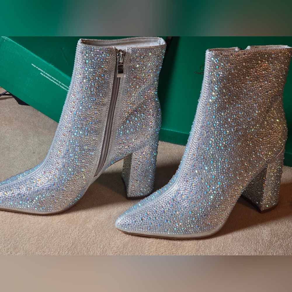 Lauren Lorraine "Jam" Silver Rhinestone Ankle Boots Size 6.5 NEW IN BOX - Picture 15 of 15